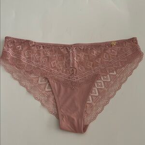 NWOT Adrienne Vittadini cheeky rose lace panty
